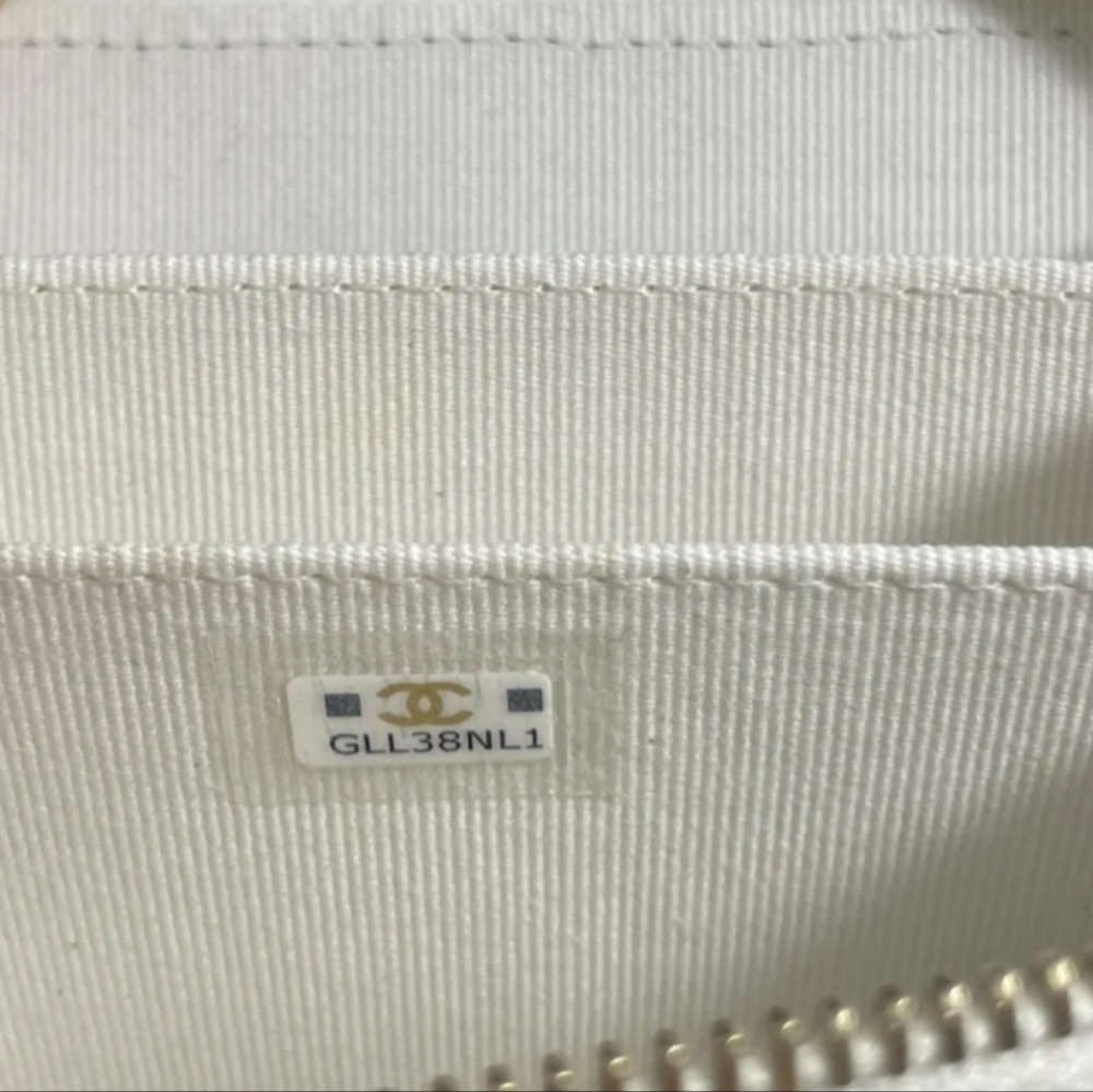 Chanel Leather wallet Never worn